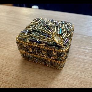 ✨Peacock Sequins Square Pill Box ✨ NWOT